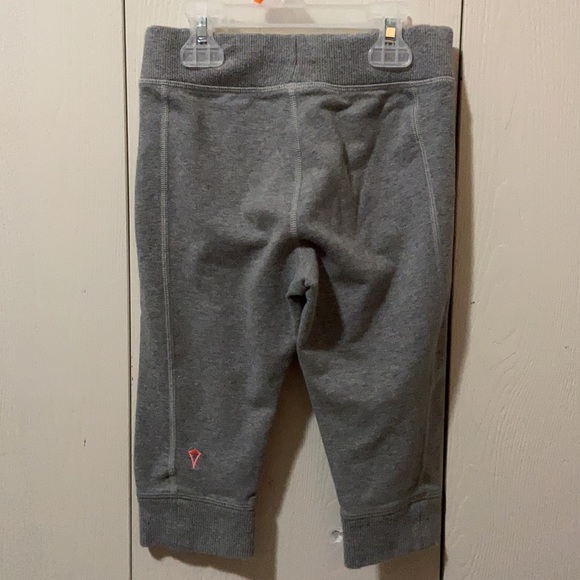 Ivivva Grey Crop Sweatpants with Drawstring - Picture 4 of 5